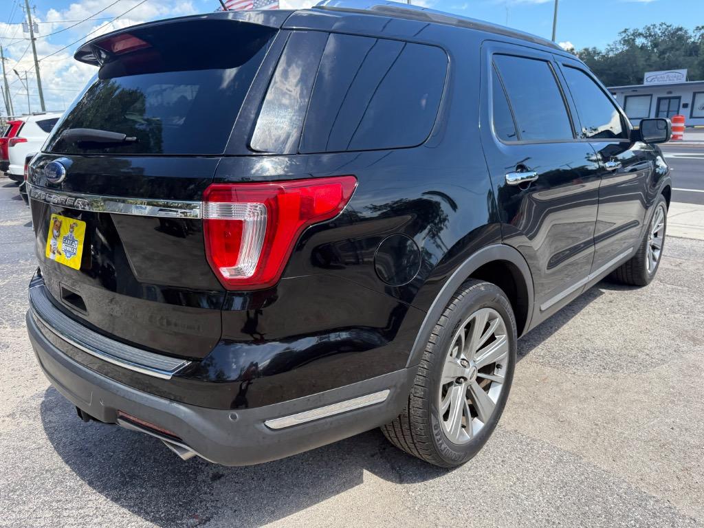 2018 Ford Explorer - $17,900