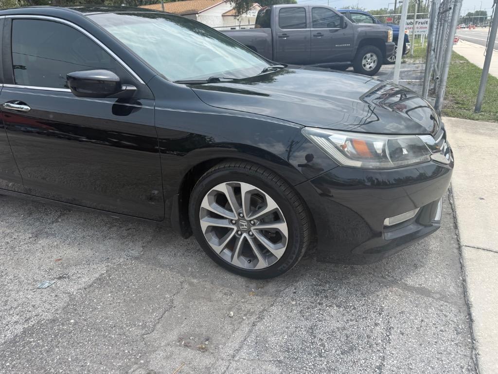 2013 Honda Accord - $9,900