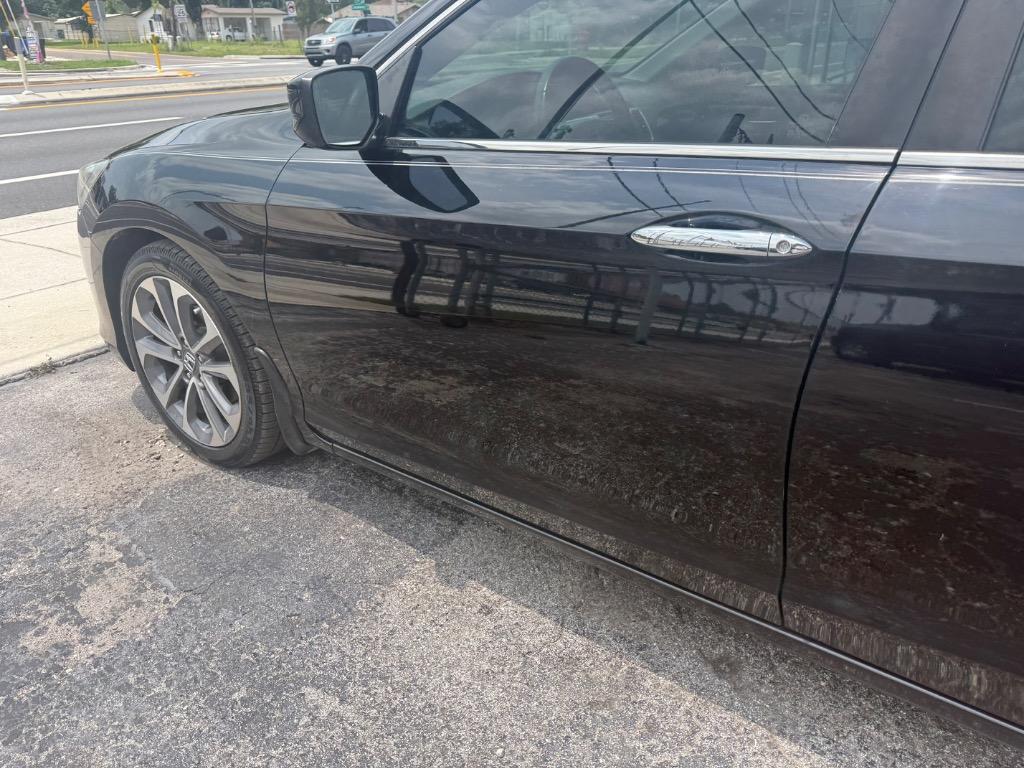 2013 Honda Accord - $9,900