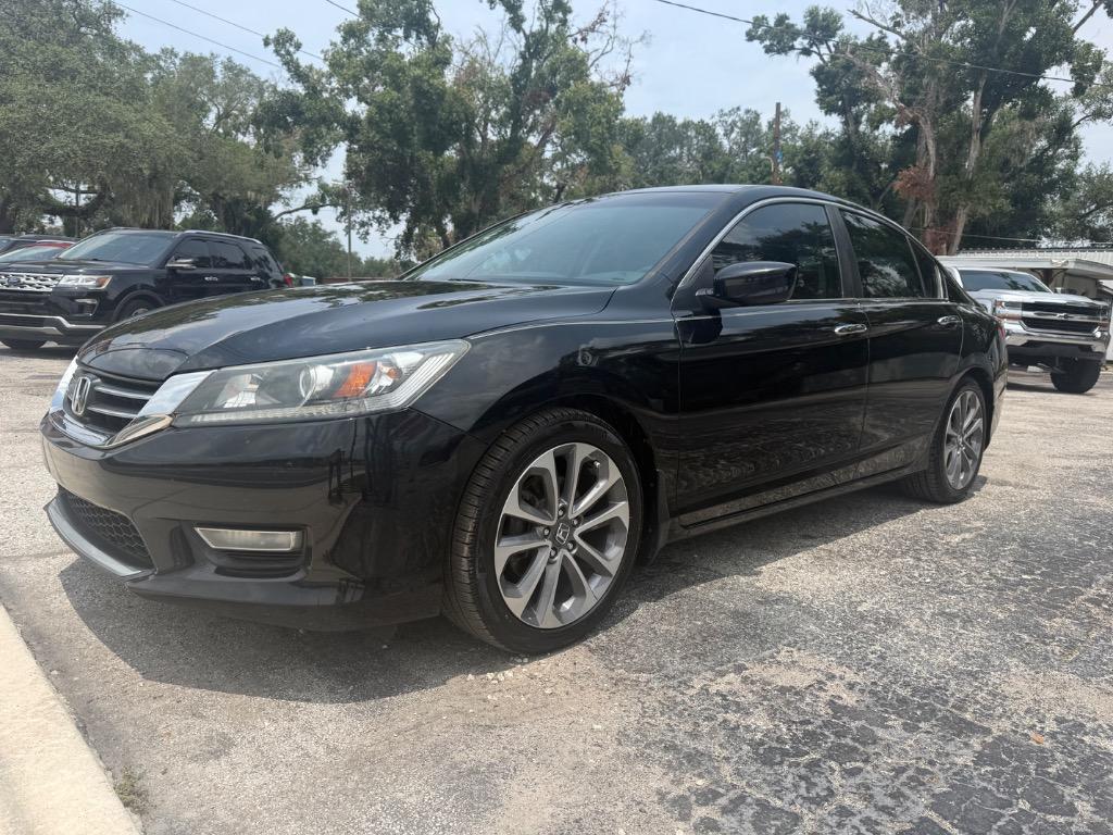 2013 Honda Accord - $9,900