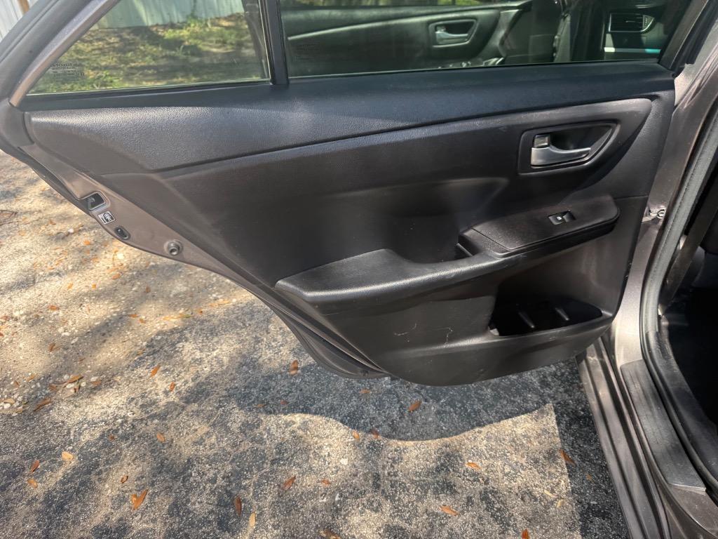 2017 Toyota Camry - $8,900