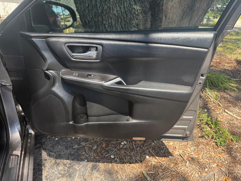 2017 Toyota Camry - $8,900