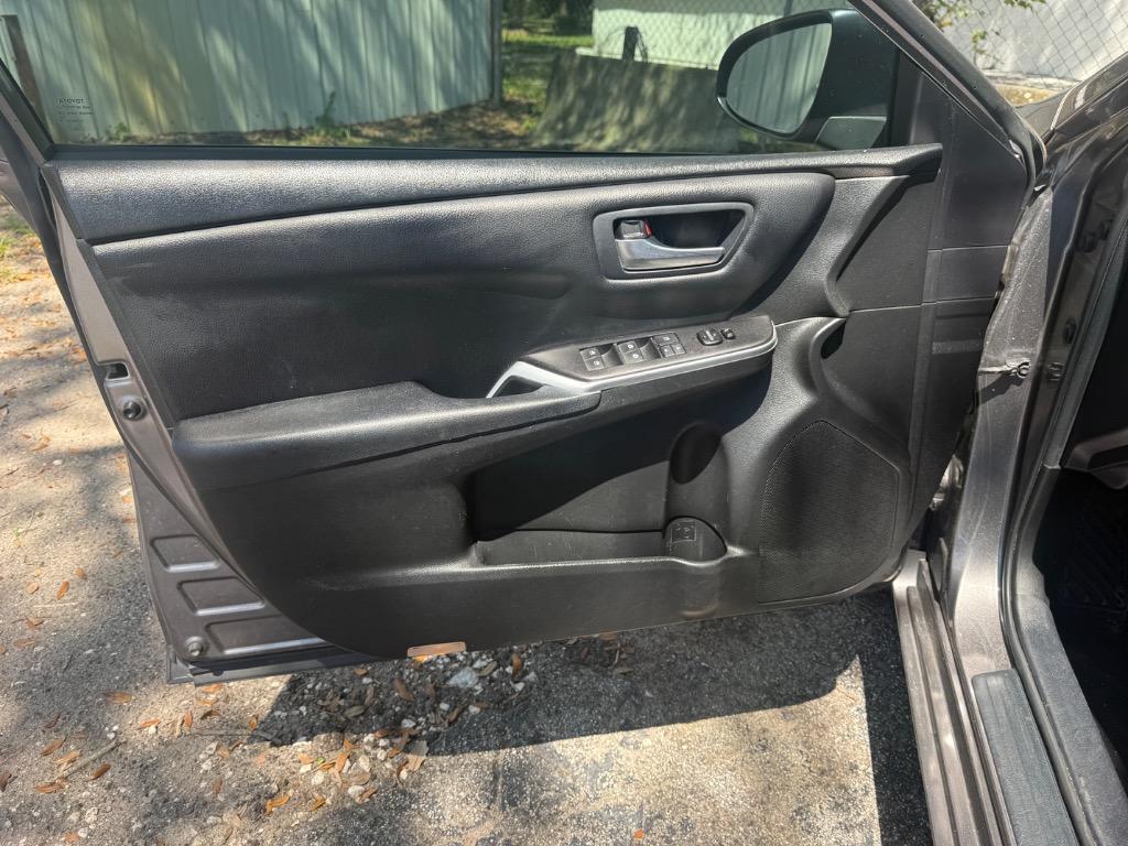 2017 Toyota Camry - $8,900