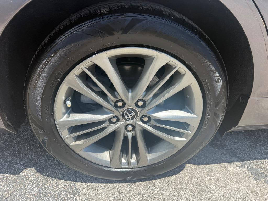 2017 Toyota Camry - $8,900