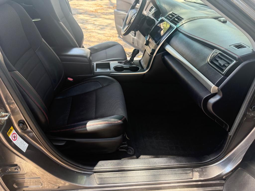 2017 Toyota Camry - $8,900