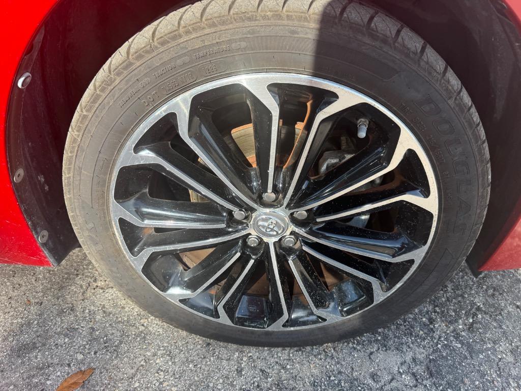 2014 Toyota Corolla - $7,900