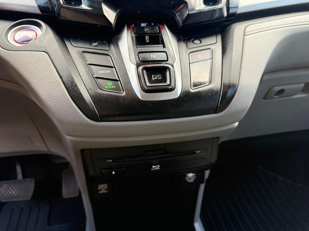 2018 Honda Odyssey - $15,900