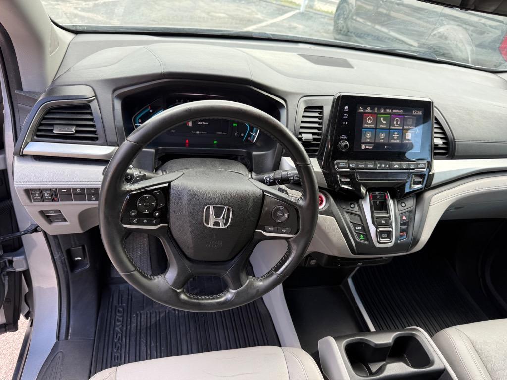 2018 Honda Odyssey - $15,900