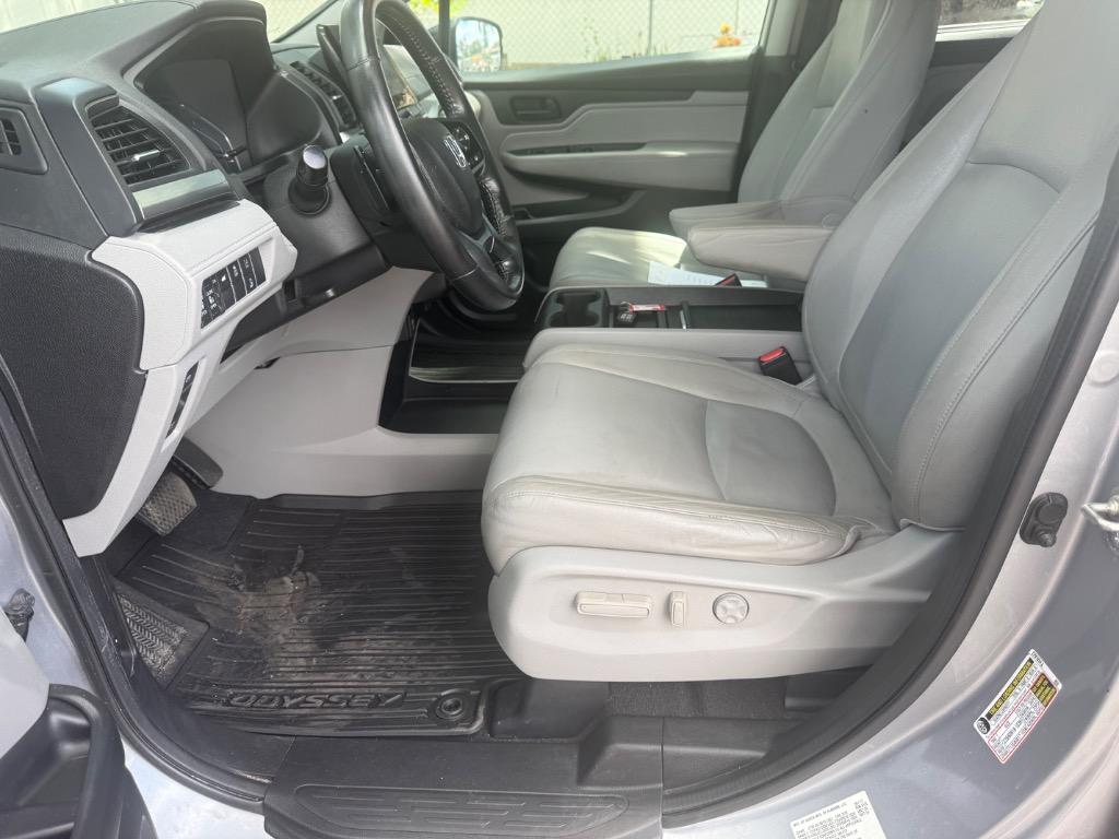2018 Honda Odyssey - $15,900