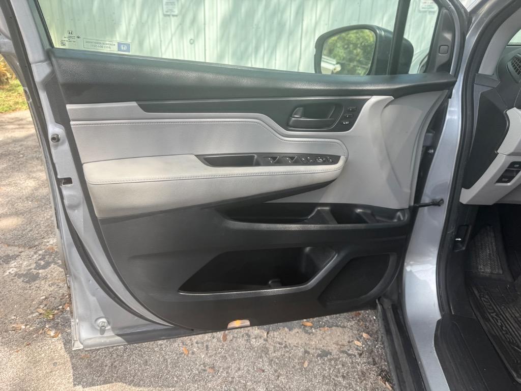 2018 Honda Odyssey - $15,900