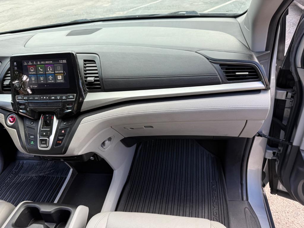 2018 Honda Odyssey - $15,900