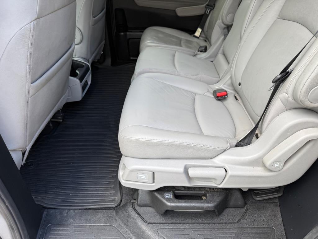 2018 Honda Odyssey - $15,900