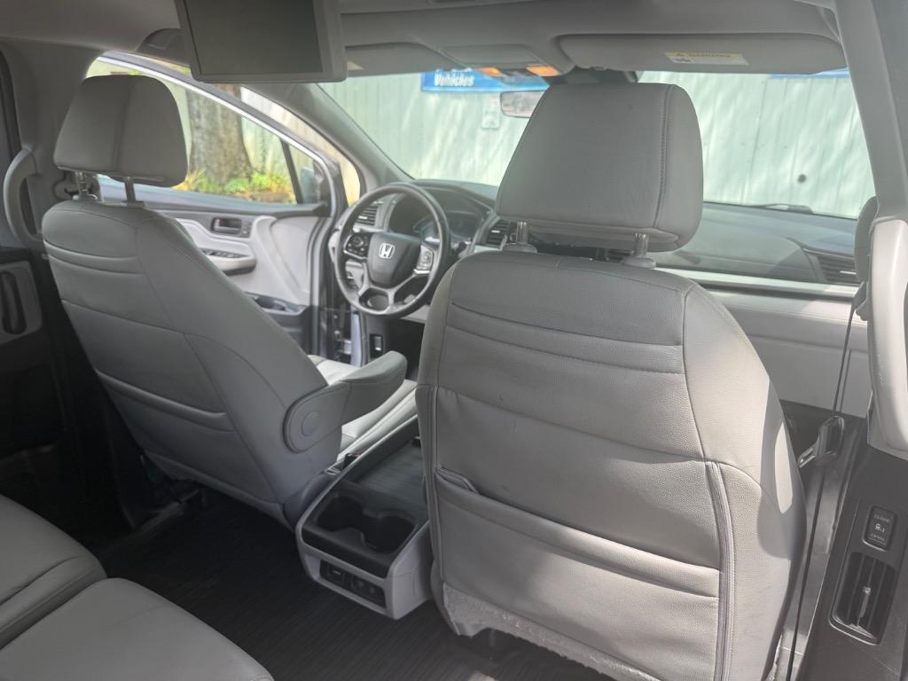 2018 Honda Odyssey - $15,900