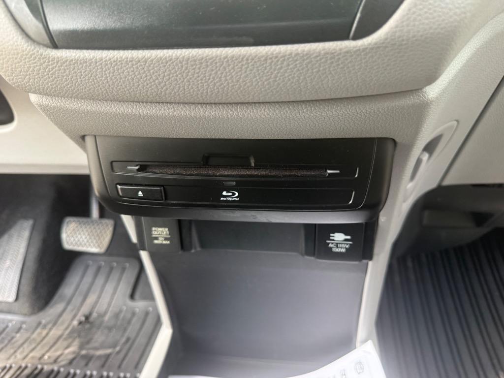 2018 Honda Odyssey - $15,900