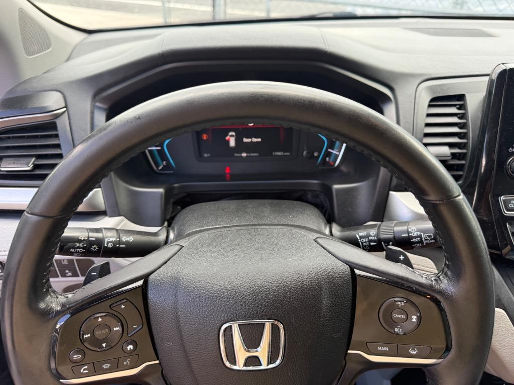 2018 Honda Odyssey - $15,900