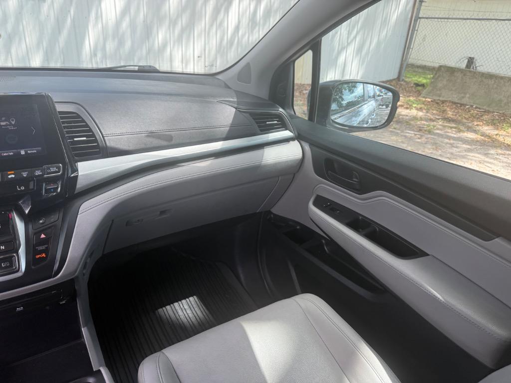 2018 Honda Odyssey - $15,900