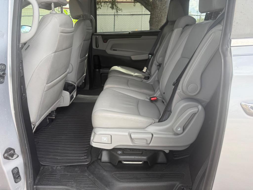 2018 Honda Odyssey - $15,900