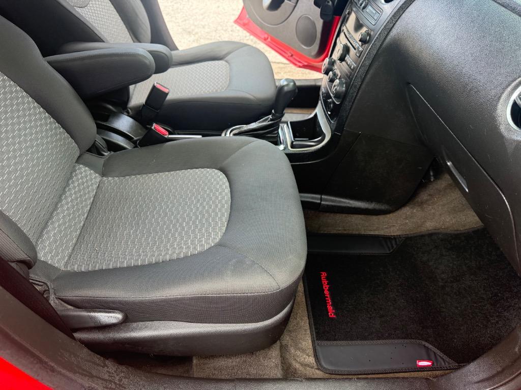 2011 Chevrolet HHR - $5,900