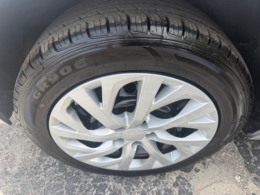 2017 Toyota Corolla - $7,900