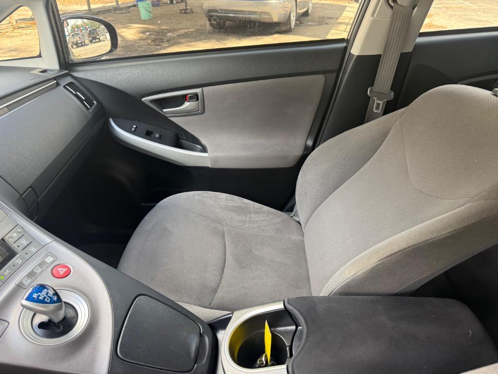2015 Toyota Prius - $11,900