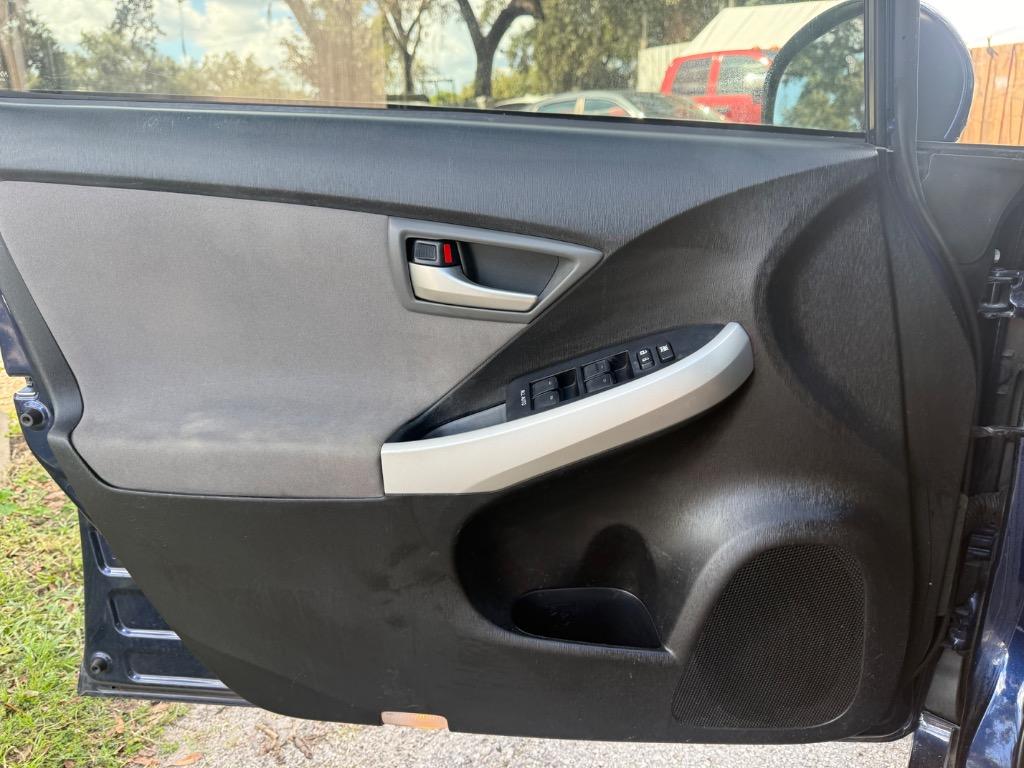 2015 Toyota Prius - $11,900