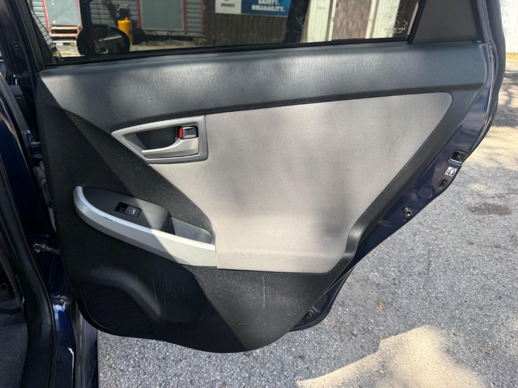 2015 Toyota Prius - $11,900