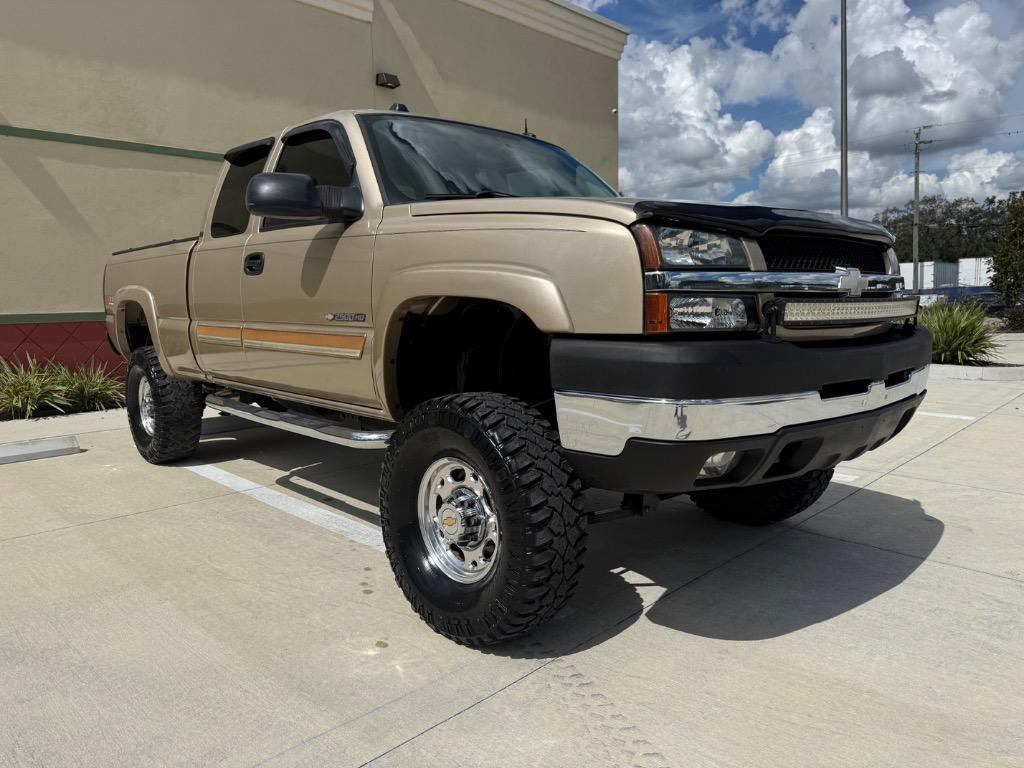 2004 Chevrolet Silverado - $17,900