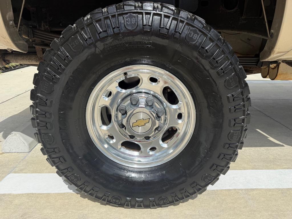2004 Chevrolet Silverado - $17,900