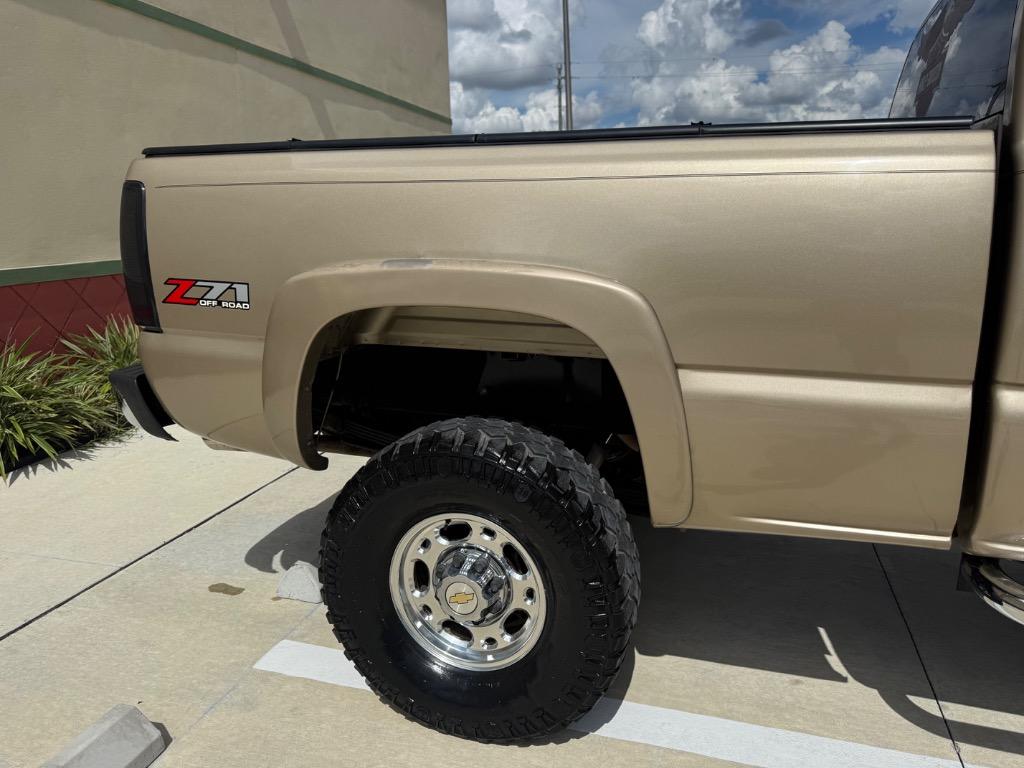 2004 Chevrolet Silverado - $17,900
