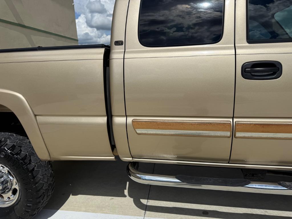 2004 Chevrolet Silverado - $17,900
