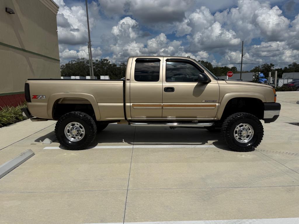2004 Chevrolet Silverado - $17,900