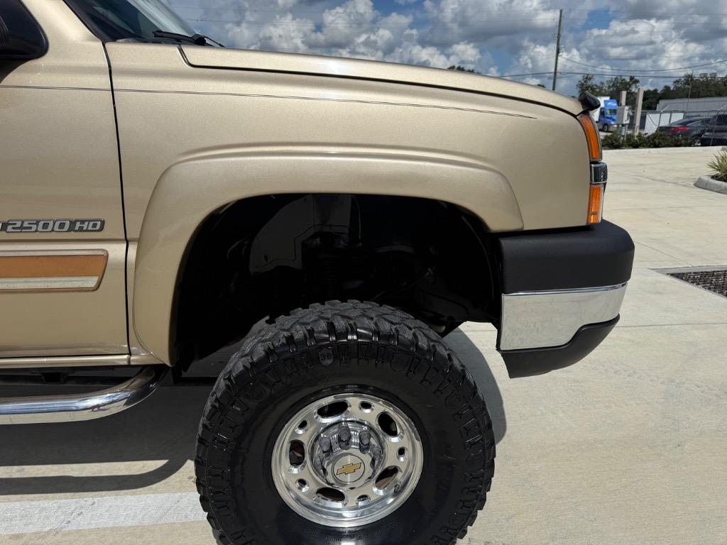 2004 Chevrolet Silverado - $17,900