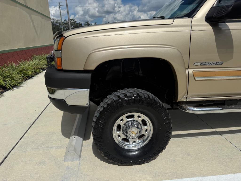 2004 Chevrolet Silverado - $17,900