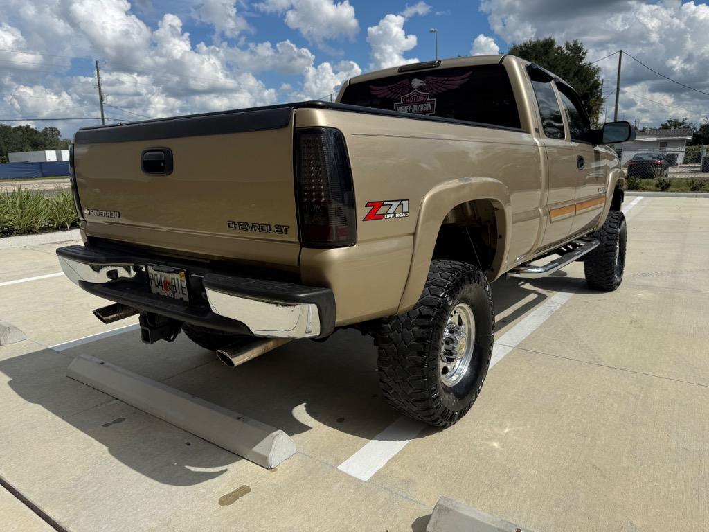 2004 Chevrolet Silverado - $17,900
