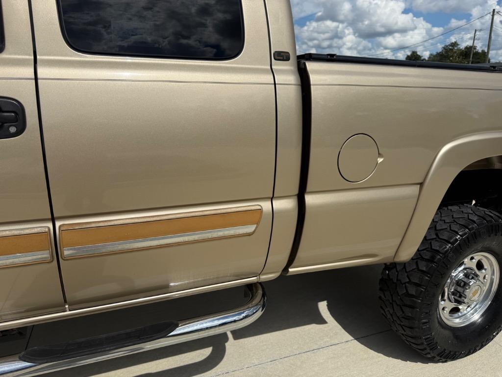 2004 Chevrolet Silverado - $17,900