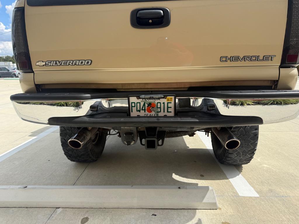 2004 Chevrolet Silverado - $17,900