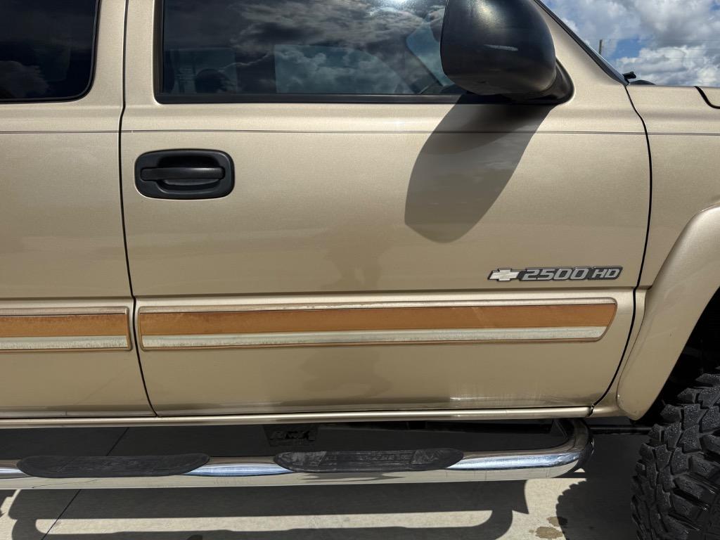 2004 Chevrolet Silverado - $17,900