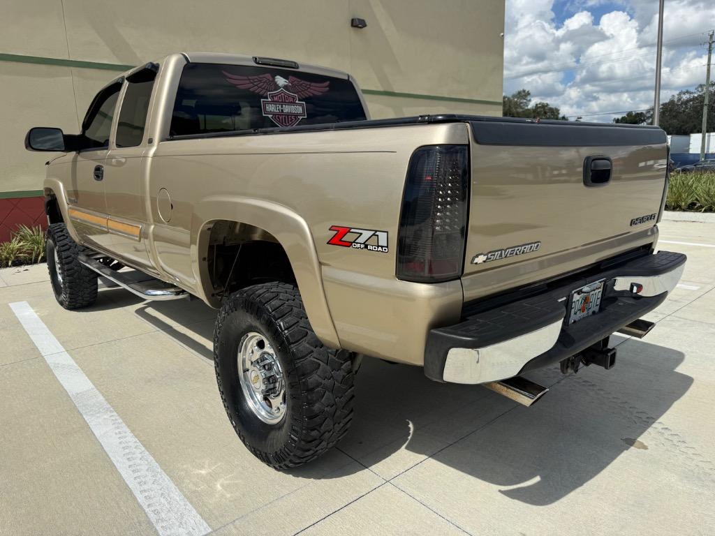 2004 Chevrolet Silverado - $17,900