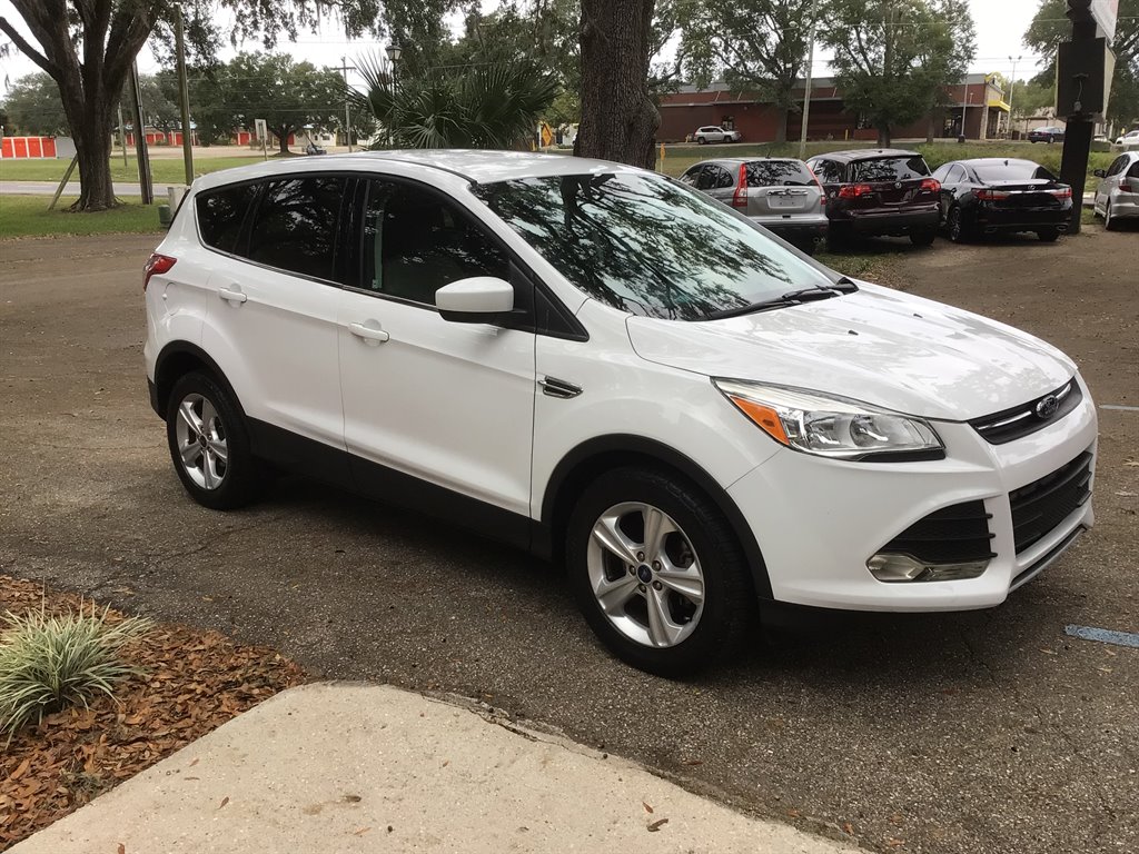 2015 Ford Escape SE photo