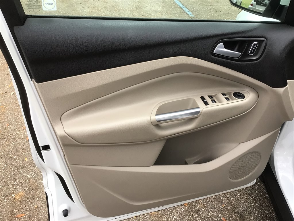 2015 Ford Escape SE photo