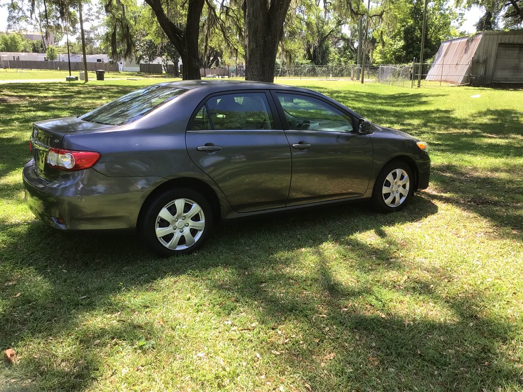 2013 Toyota Corolla L photo