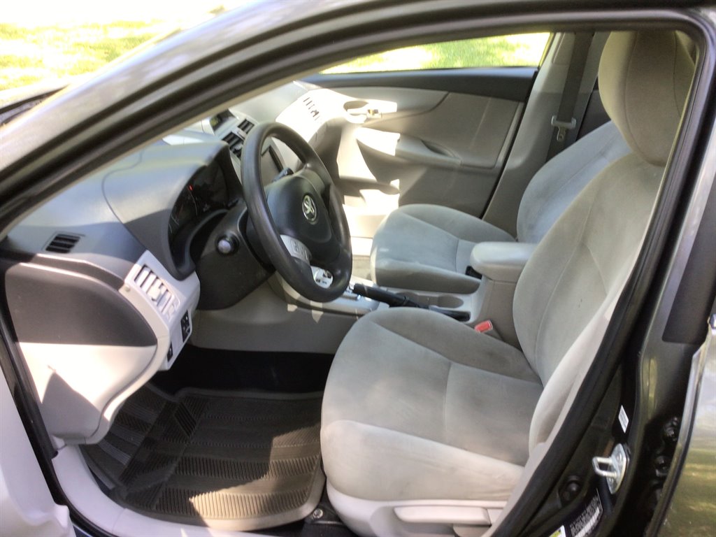 2013 Toyota Corolla L photo
