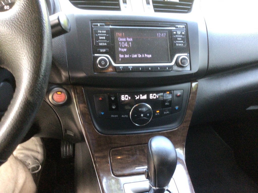 2015 Nissan Sentra SL photo
