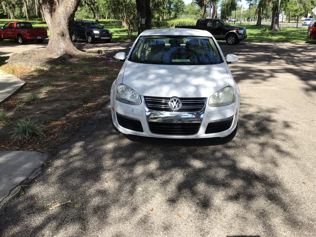 2009 Volkswagen Jetta - $7,895