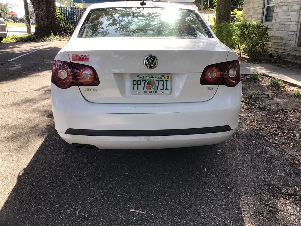 2009 Volkswagen Jetta - $7,895