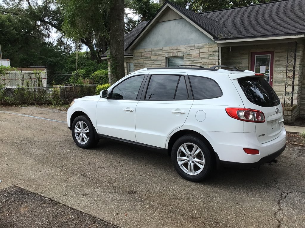 2011 Hyundai Santa FE - $7,995