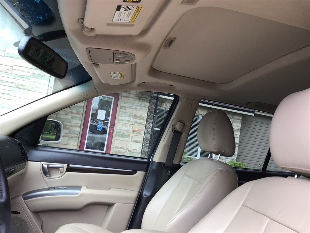 2011 Hyundai Santa FE - $7,995