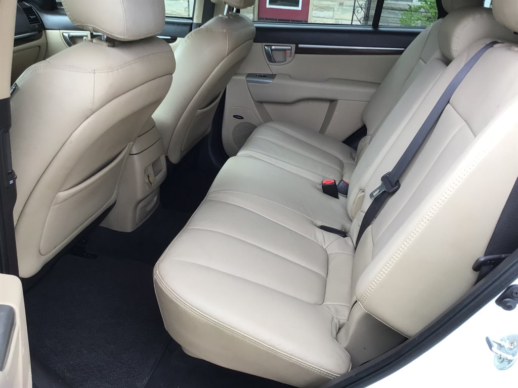 2011 Hyundai Santa FE - $7,995