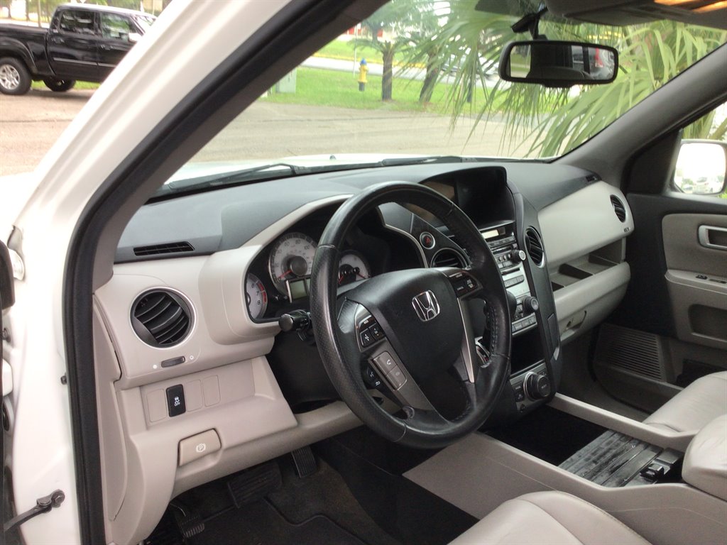 2013 Honda Pilot - $14,998