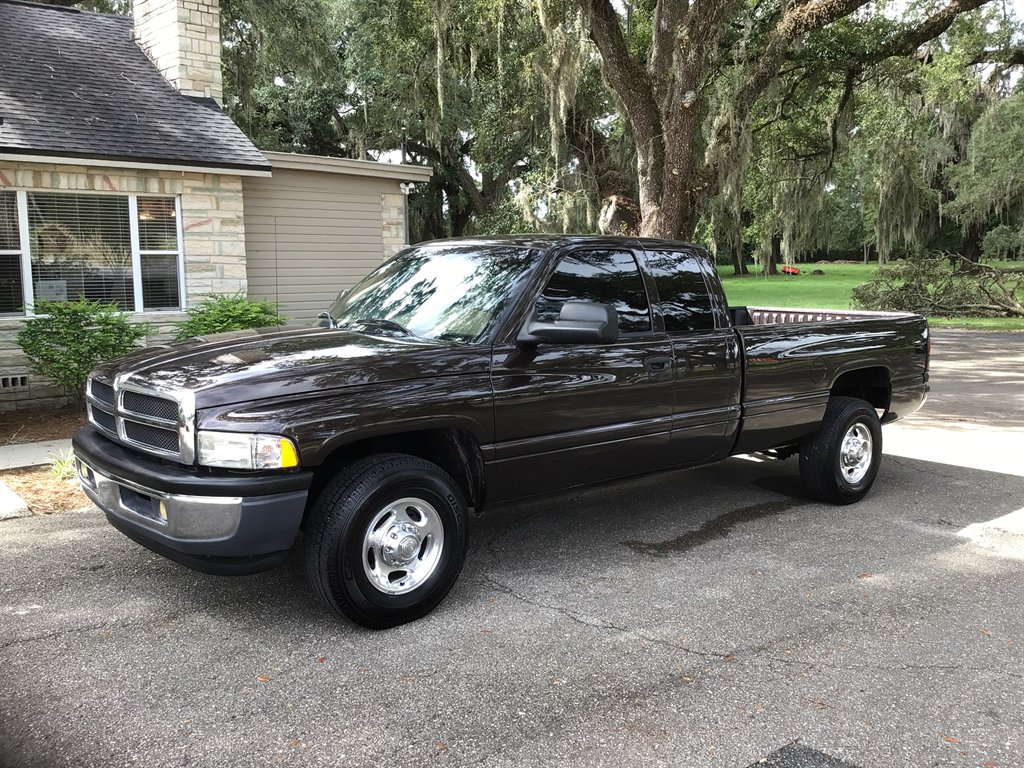 2001 Dodge Ram 2500 - $19,799